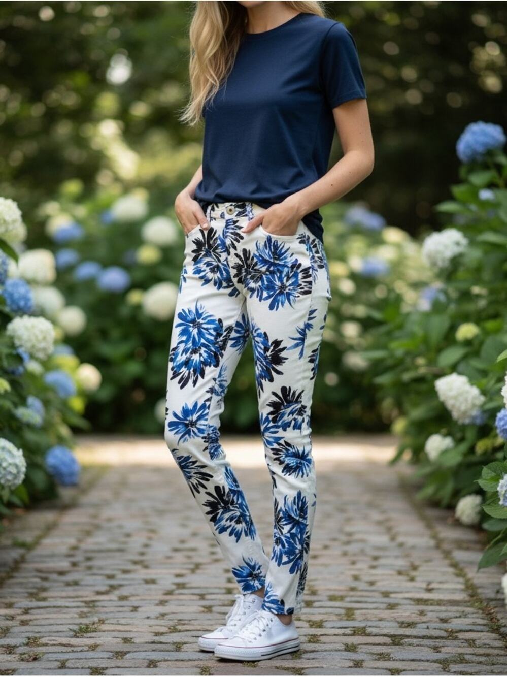 GAP Women’s 2/26 White Blue Floral Jeggings